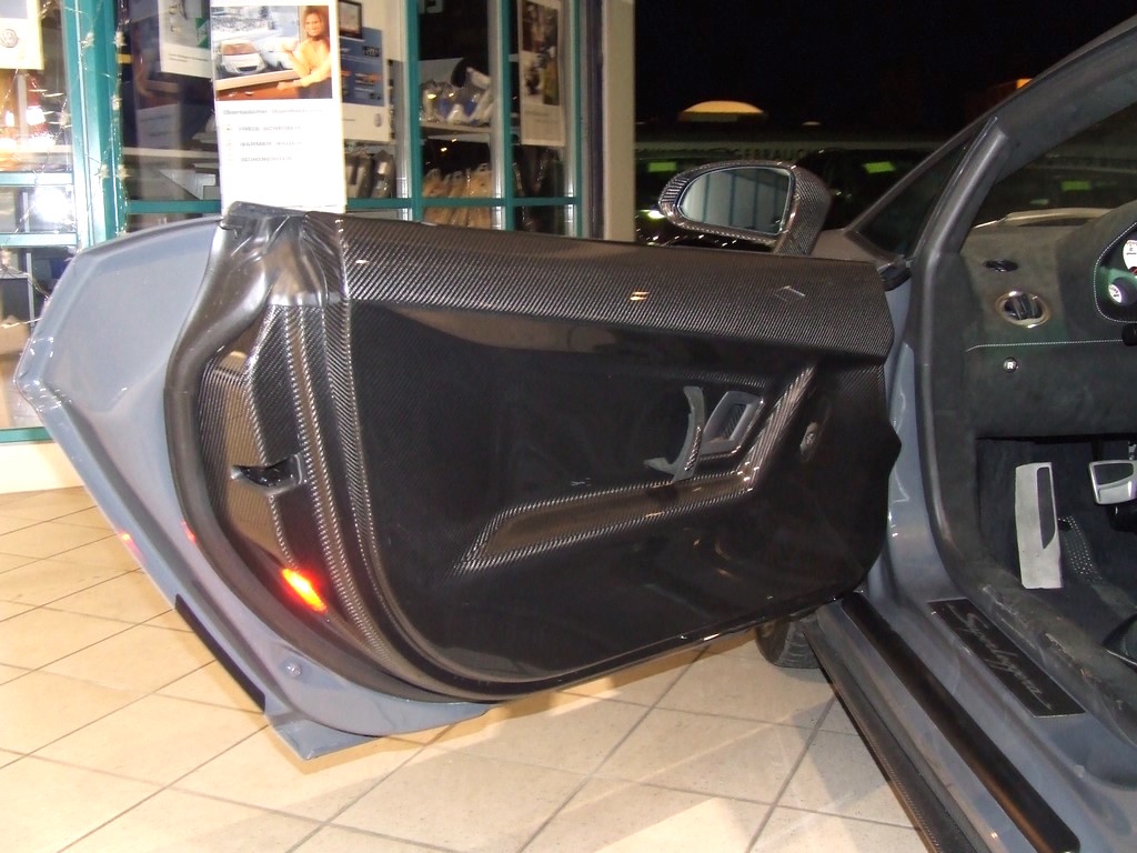 Lamborghini Gallardo Superleggera Tür innen
