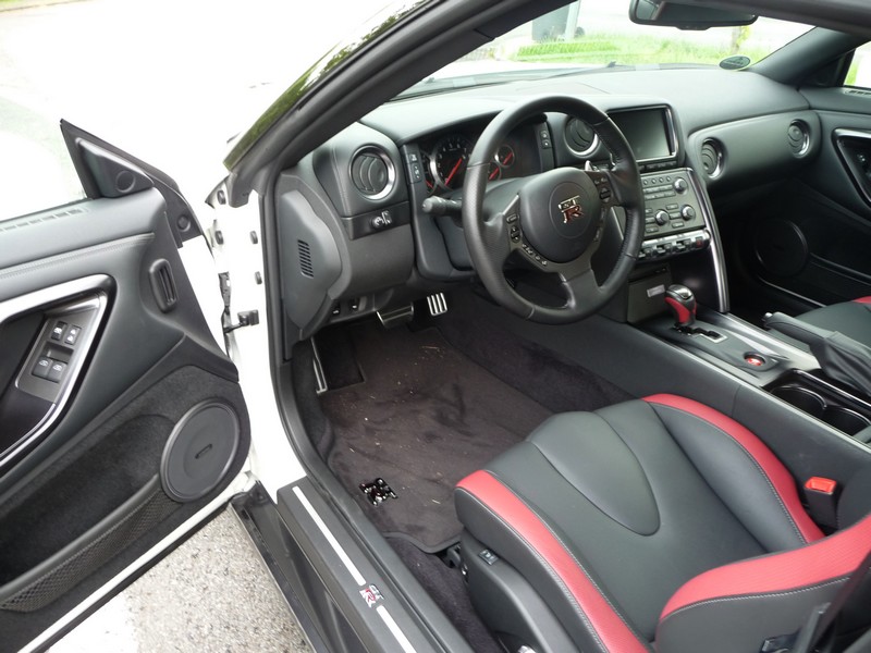 Nissan GT-R Interieur