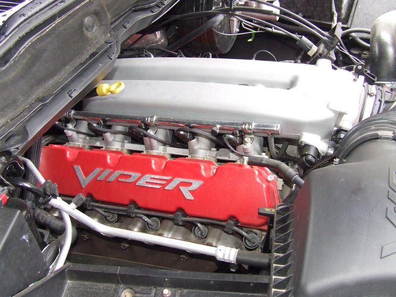 Dodge RAM SRT-10 Night Runner Viper Motor