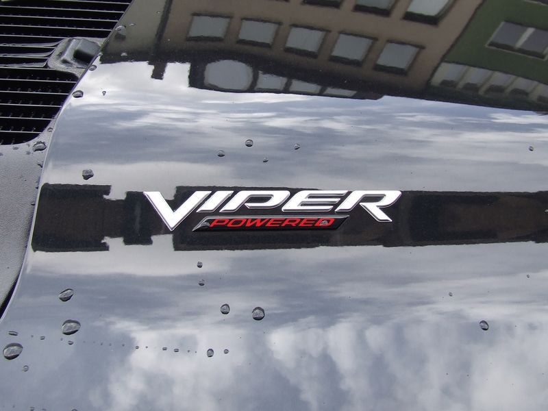 Dodge RAM SRT-10 Night Runner Viper powered
