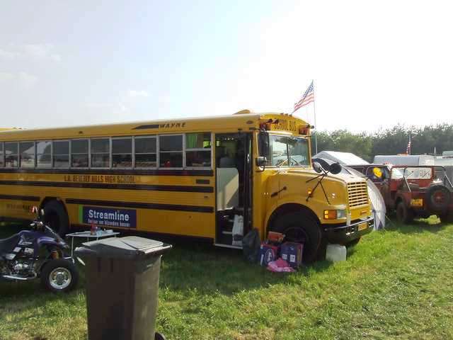 US School Bus Schulbus mit Heckgarage Bild 1