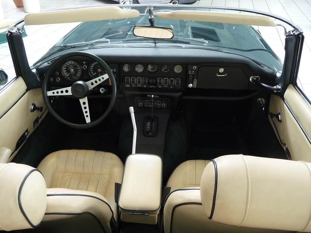 Jaguar E-Type V12 Roadster Interieur