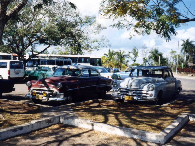 1953 Chevrolet und 50er Dodge auf Kuba